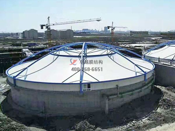 寶雞污水池膜結構施工三芯環(huán)?？萍脊镜取景咐龍D片】 　　