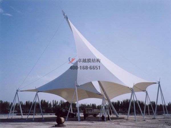 岳陽張拉<font color='red'>膜結(jié)構(gòu)景觀</font>設(shè)計(jì)施工【案例圖片】 　　
